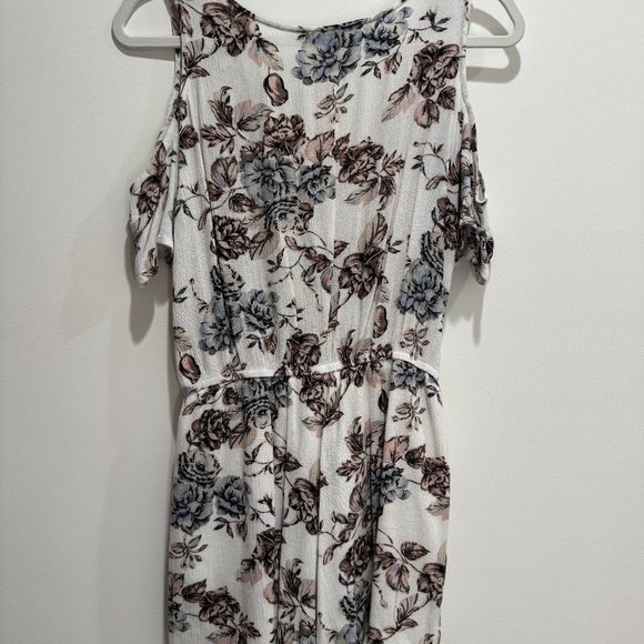 One Clothing White Floral Romper - Picture 2 of 8